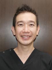 医療法人社団 日坂会 東京汐留歯科クリニック　院長　武田 光弘